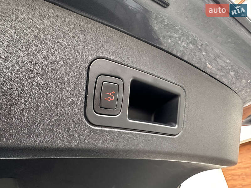 Ліфтбек Tesla Model S 2016 в Ужгороді фото 33 Ліфтбек Tesla Model S 2016 в Ужгороді