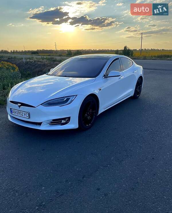 Ліфтбек Tesla Model S 2014 в Миколаєві фото 4 Ліфтбек Tesla Model S 2014 в Миколаєві