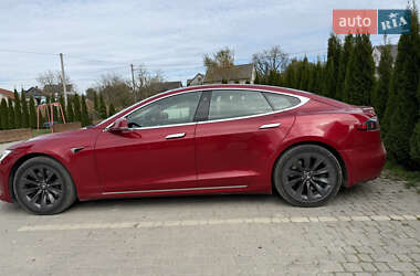Лифтбек Tesla Model S 2018 в Львове