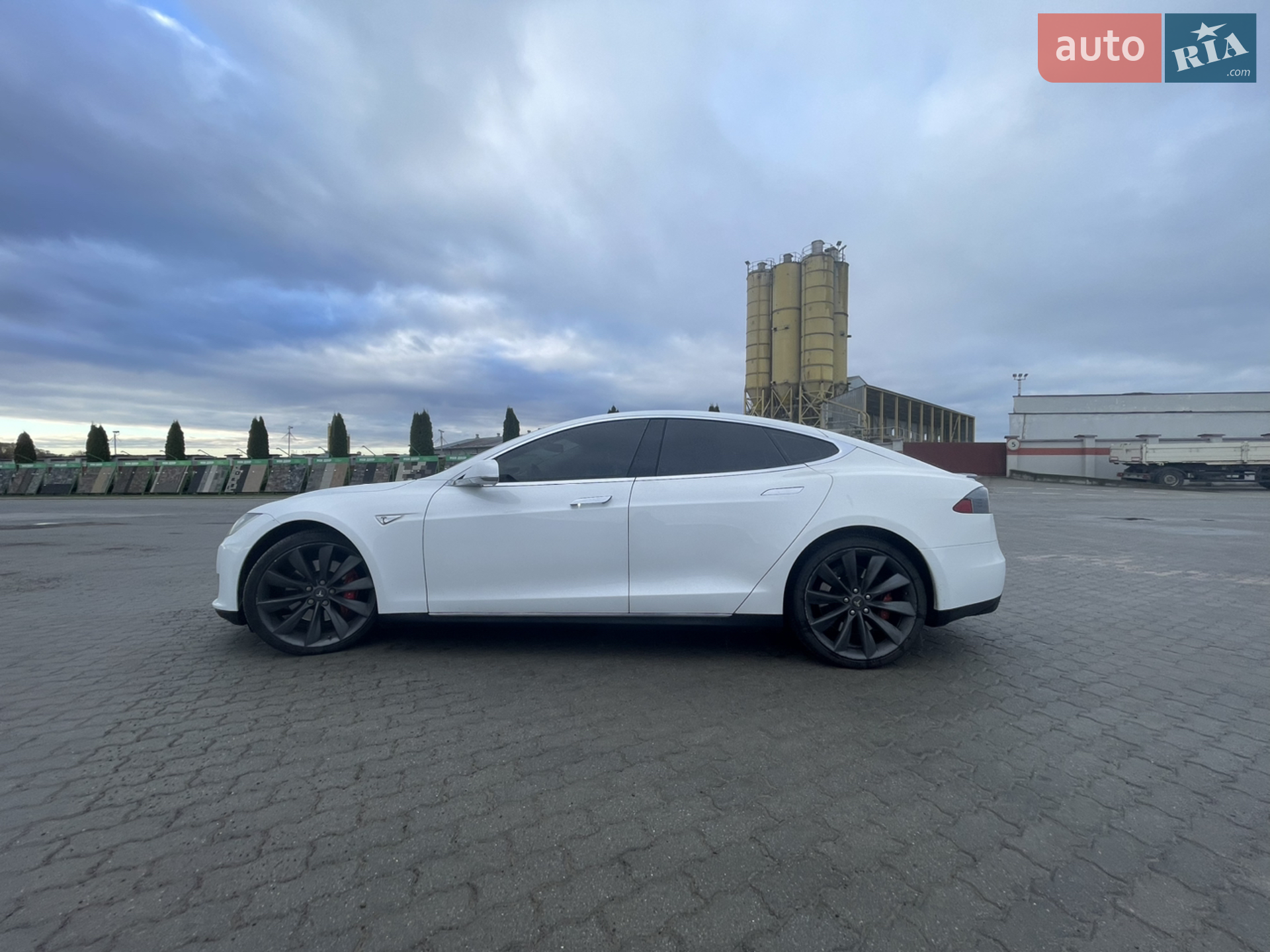 2014 Tesla Model S - мініатюра 4