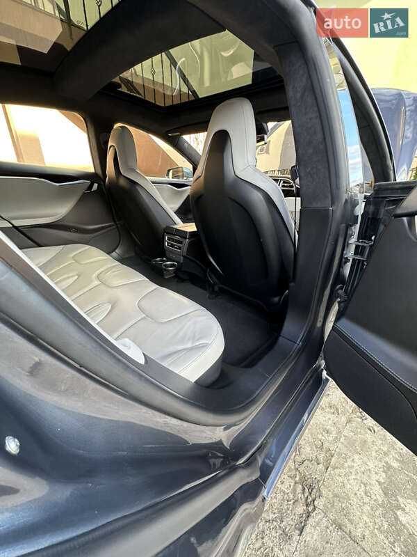 Ліфтбек Tesla Model S 2015 в Богородчанах