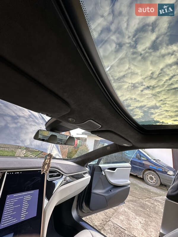 Ліфтбек Tesla Model S 2015 в Богородчанах