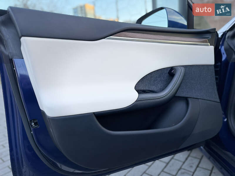 Ліфтбек Tesla Model S 2021 в Львові фото 14 Ліфтбек Tesla Model S 2021 в Львові