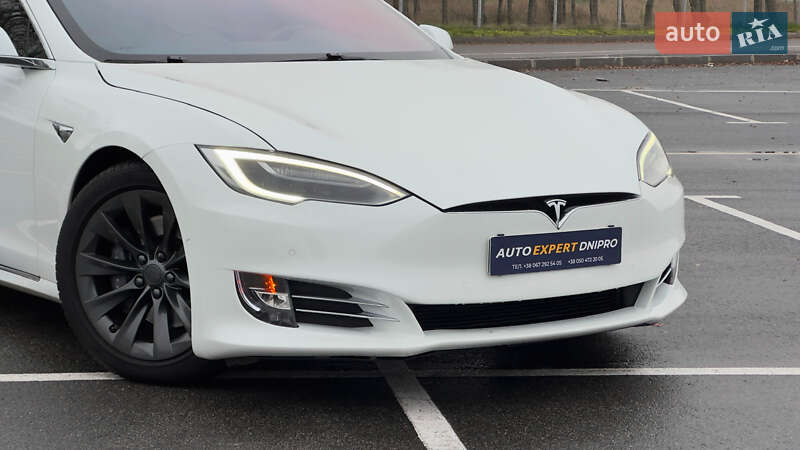 Лифтбек Tesla Model S 2019 в Днепре