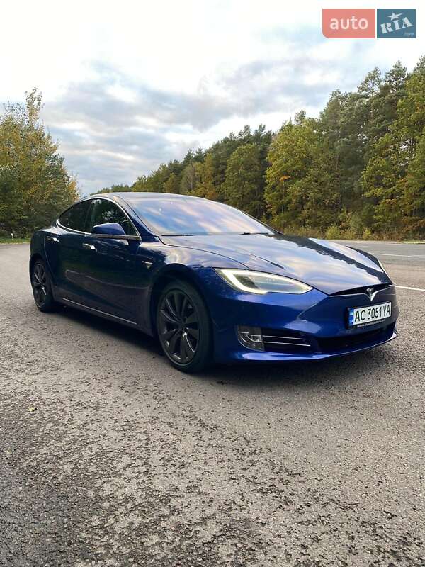 Tesla Model S 2019