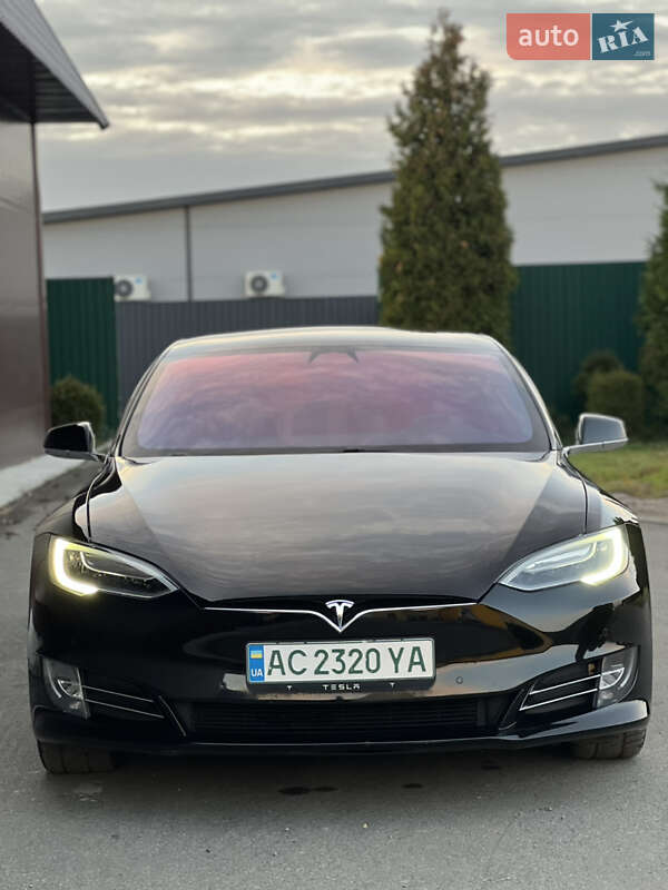 Tesla Model S 2017