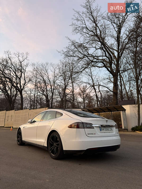 Ліфтбек Tesla Model S 2014 в Києві фото 4 Ліфтбек Tesla Model S 2014 в Києві