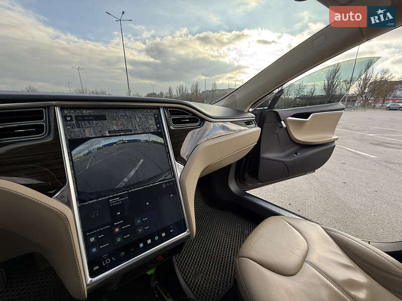 Ліфтбек Tesla Model S 2014 в Дніпрі фото 19 Ліфтбек Tesla Model S 2014 в Дніпрі