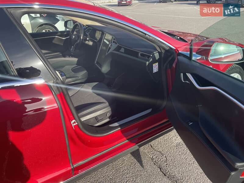 Ліфтбек Tesla Model S 2015 в Львові фото 7 Ліфтбек Tesla Model S 2015 в Львові