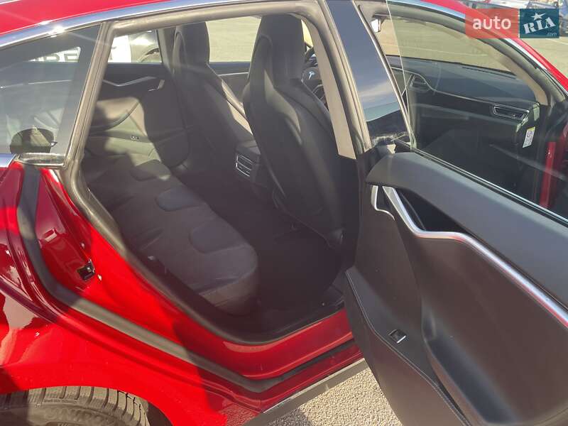 Ліфтбек Tesla Model S 2015 в Львові фото 11 Ліфтбек Tesla Model S 2015 в Львові