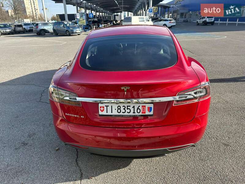 Ліфтбек Tesla Model S 2015 в Львові фото 34 Ліфтбек Tesla Model S 2015 в Львові