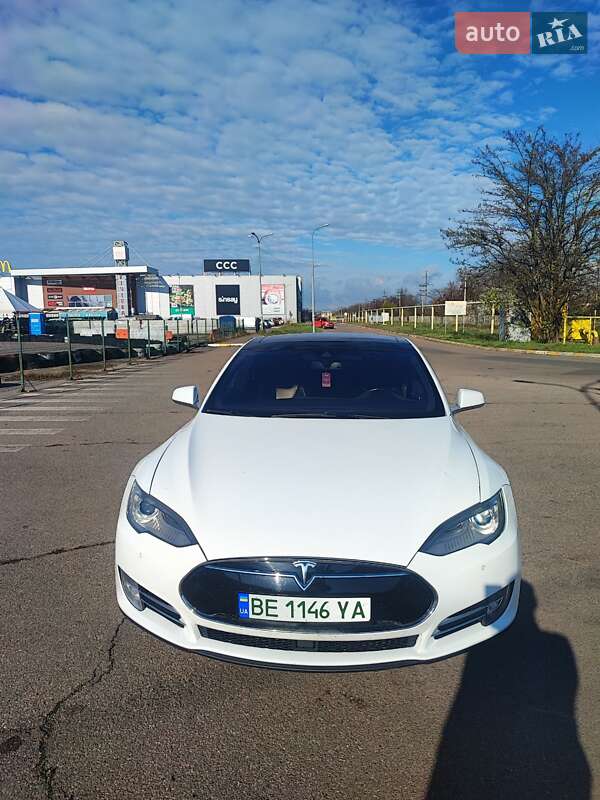 Tesla Model S 2015 Tesla Model S 2015
