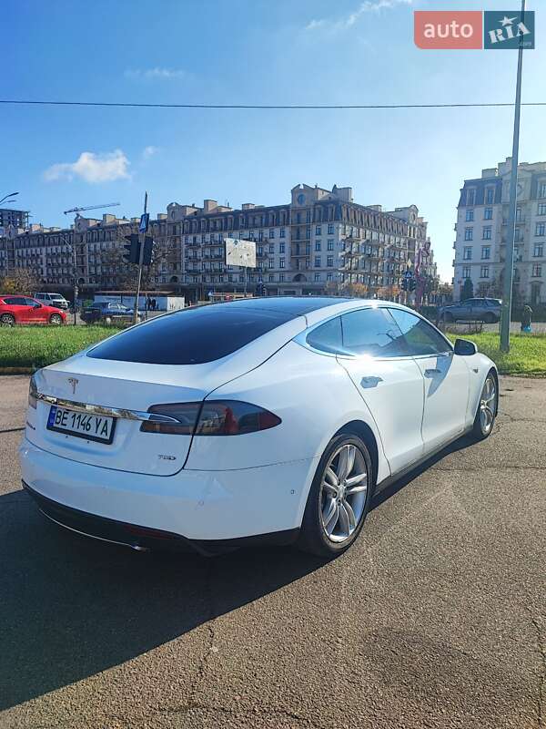 Лифтбек Tesla Model S 2015 в Николаеве фото 5 Лифтбек Tesla Model S 2015 в Николаеве