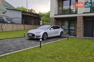Лифтбек Tesla Model S 2015 в Ровно