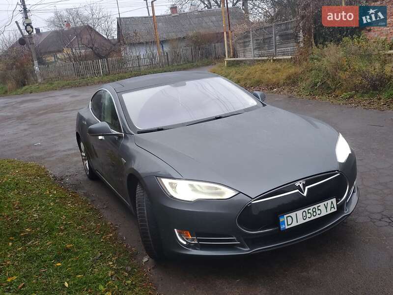 Ліфтбек Tesla Model S 2014 в Шептицькому фото 10 Ліфтбек Tesla Model S 2014 в Шептицькому
