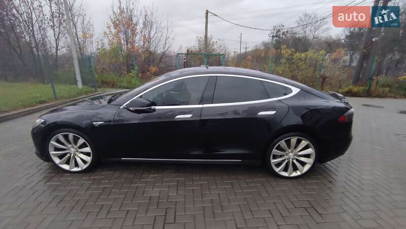 Лифтбек Tesla Model S 2014 в Житомире фото 3 Лифтбек Tesla Model S 2014 в Житомире