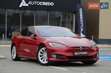 Лифтбек Tesla Model S 2017 в Киеве