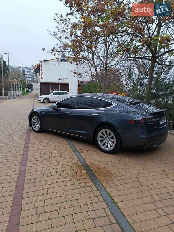 Ліфтбек Tesla Model S 2014 в Одесі фото Ліфтбек Tesla Model S 2014 в Одесі