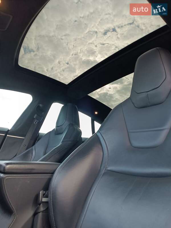 Ліфтбек Tesla Model S 2014 в Одесі фото 18 Ліфтбек Tesla Model S 2014 в Одесі