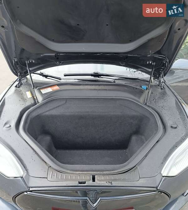 Ліфтбек Tesla Model S 2014 в Одесі фото 26 Ліфтбек Tesla Model S 2014 в Одесі
