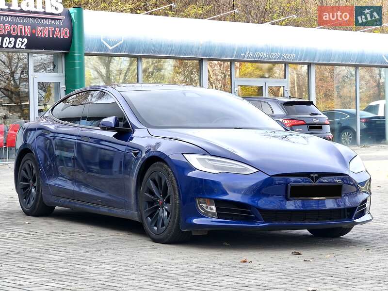 Лифтбек Tesla Model S 2018 в Днепре