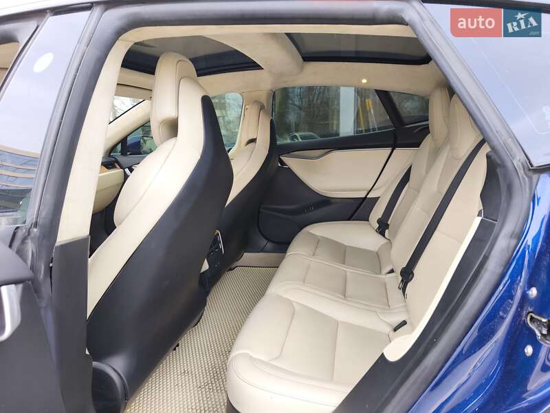 Лифтбек Tesla Model S 2018 в Днепре