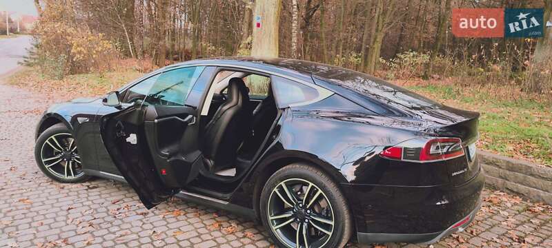 Ліфтбек Tesla Model S 2015 в Львові фото 2 Ліфтбек Tesla Model S 2015 в Львові