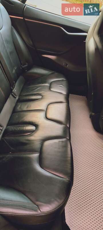 Ліфтбек Tesla Model S 2015 в Львові фото 13 Ліфтбек Tesla Model S 2015 в Львові