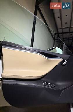 Лифтбек Tesla Model S 2015 в Житомире