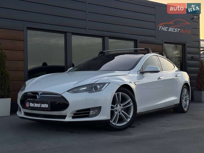 Tesla Model S 2015