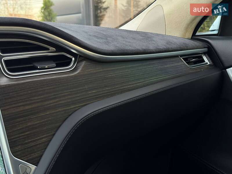Ліфтбек Tesla Model S 2015 в Рівному фото 41 Ліфтбек Tesla Model S 2015 в Рівному