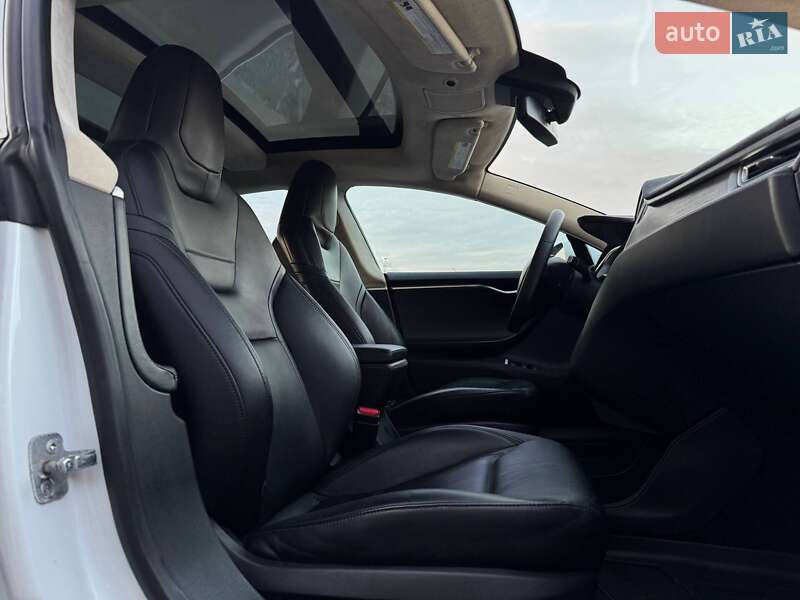 Ліфтбек Tesla Model S 2015 в Рівному фото 61 Ліфтбек Tesla Model S 2015 в Рівному