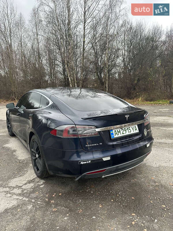 Лифтбек Tesla Model S 2013 в Звягеле