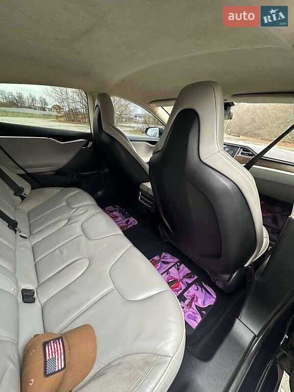 Лифтбек Tesla Model S 2013 в Звягеле
