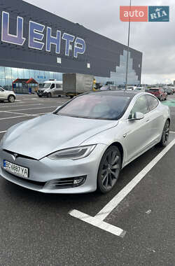Лифтбек Tesla Model S 2017 в Львове