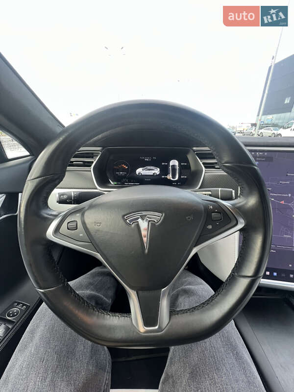 Ліфтбек Tesla Model S 2017 в Львові фото 13 Ліфтбек Tesla Model S 2017 в Львові