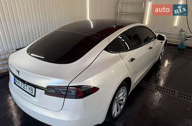 Лифтбек Tesla Model S 2017 в Киеве