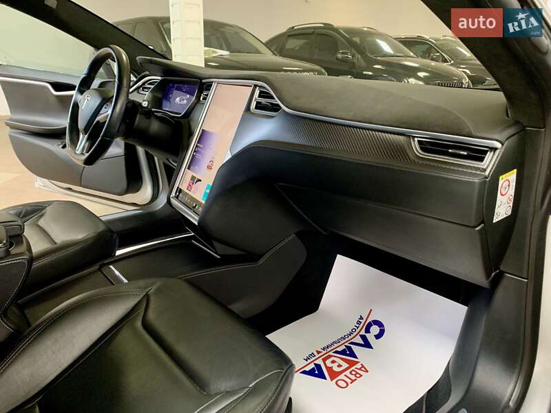 Лифтбек Tesla Model S 2017 в Тернополе