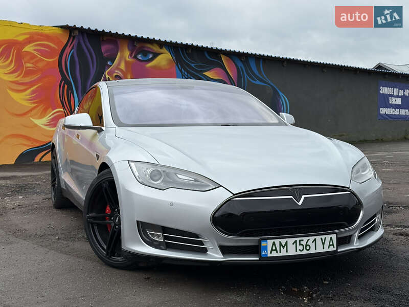 Лифтбек Tesla Model S 2014 в Житомире фото Лифтбек Tesla Model S 2014 в Житомире