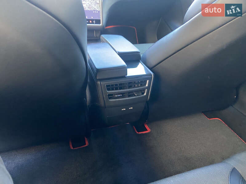 Ліфтбек Tesla Model S 2018 в Львові фото 5 Ліфтбек Tesla Model S 2018 в Львові