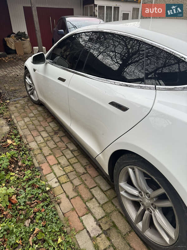 Лифтбек Tesla Model S 2013 в Калуше фото 3 Лифтбек Tesla Model S 2013 в Калуше