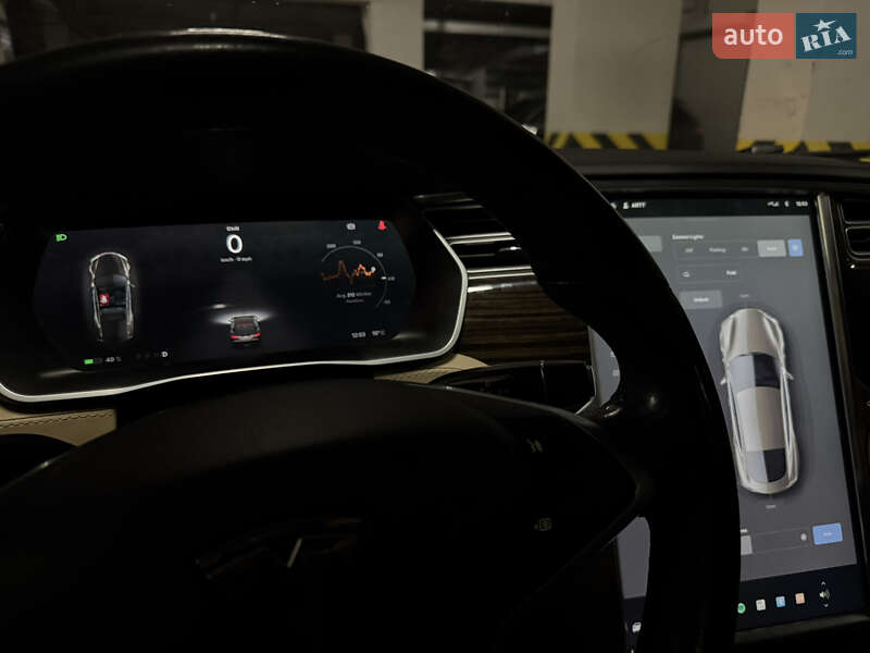 Ліфтбек Tesla Model S 2014 в Дніпрі