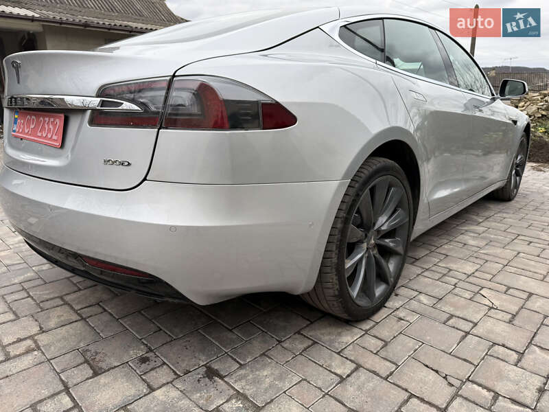 Лифтбек Tesla Model S 2017 в Виннице