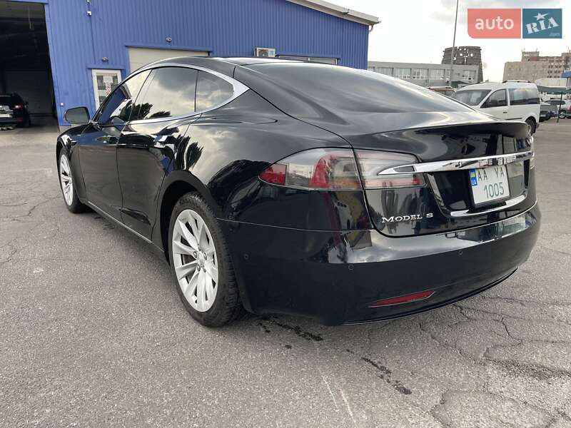 Лифтбек Tesla Model S 2016 в Киеве фото 14 Лифтбек Tesla Model S 2016 в Киеве