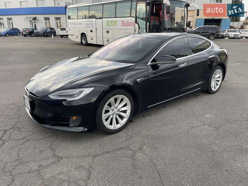 Лифтбек Tesla Model S 2016 в Киеве фото 7 Лифтбек Tesla Model S 2016 в Киеве