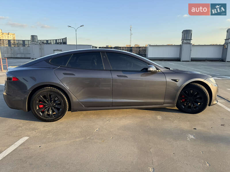 Лифтбек Tesla Model S 2019 в Киеве фото 10 Лифтбек Tesla Model S 2019 в Киеве