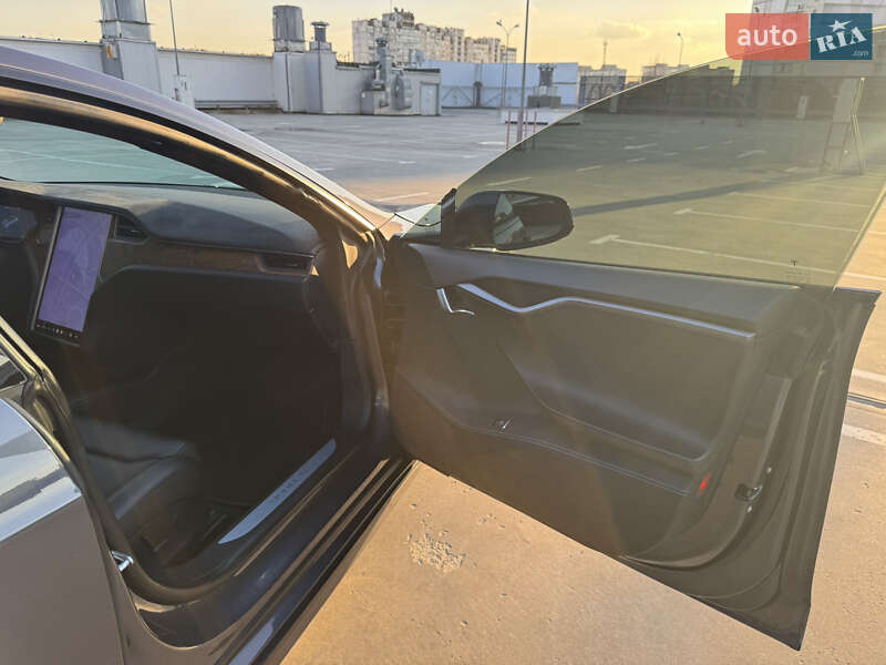 Лифтбек Tesla Model S 2019 в Киеве фото 13 Лифтбек Tesla Model S 2019 в Киеве