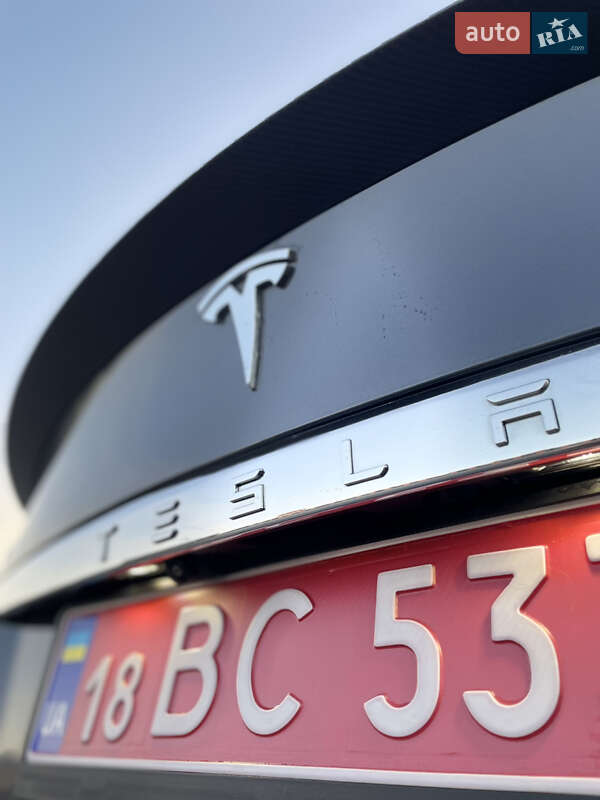 Ліфтбек Tesla Model S 2020 в Вінниці