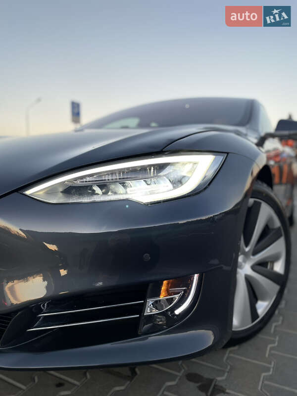 Ліфтбек Tesla Model S 2020 в Вінниці