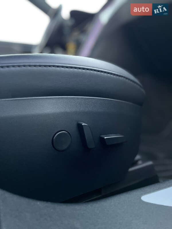 Ліфтбек Tesla Model S 2020 в Вінниці